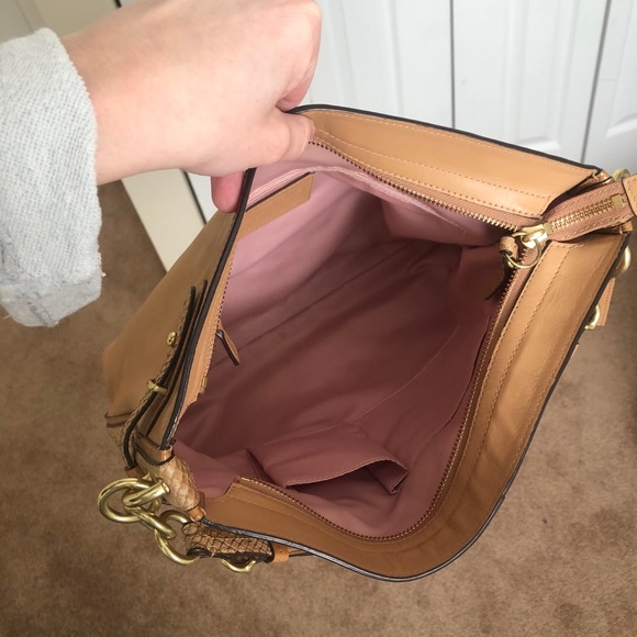 Coach Soft Leather Should Bag - Picture 5 of 6